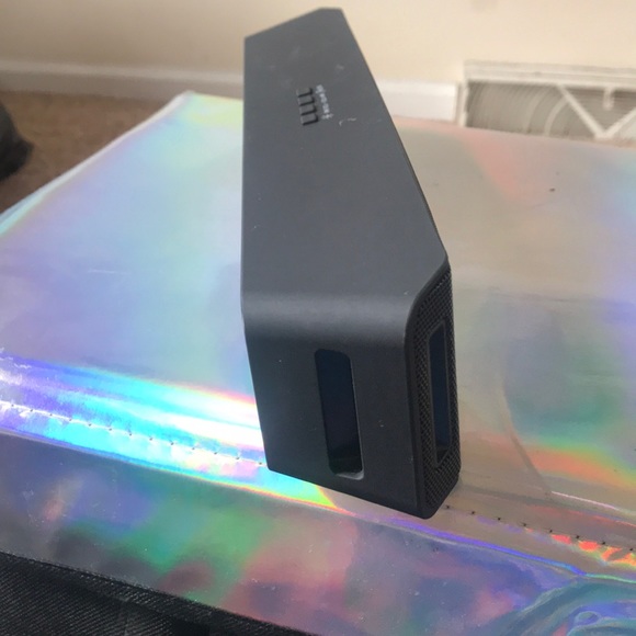 iHip Bluetooth/Aux speaker - Picture 2 of 4